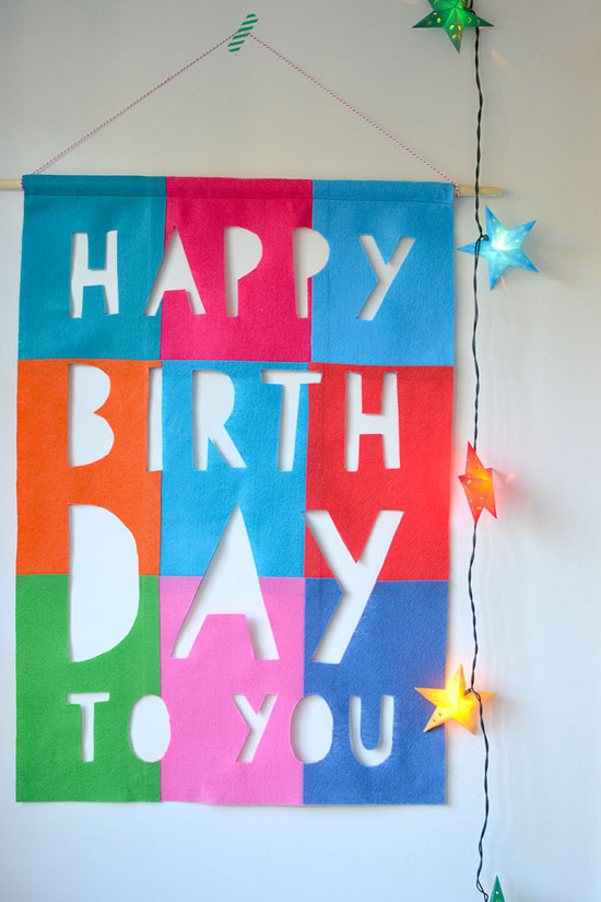 DIY felt birthday banner - no sew - colorful wall hanging for parties | @smallforbig.com