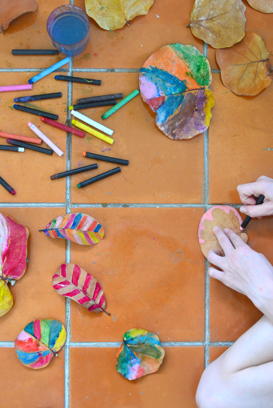 make: painted leaves ~ simple vacation art project with kids | @smallforbig