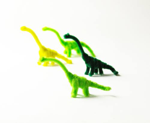Pipe Cleaner Art - Fuzzy Dinosaur Pipe Cleaners - DIY Inspiration | Small for Big